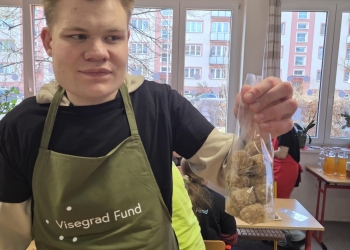 a60951b7-b8b9-42b2-b62e-96869cac362a