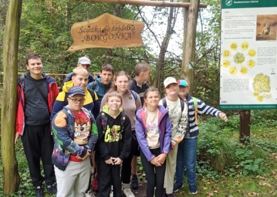 Piesza wycieczka klas trzecich ku źródła Borgońki