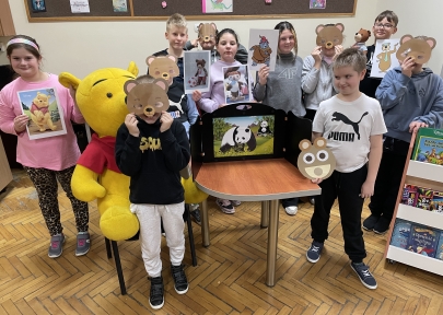 Dzień Pluszowego Misia w bibliotece szkolnej.